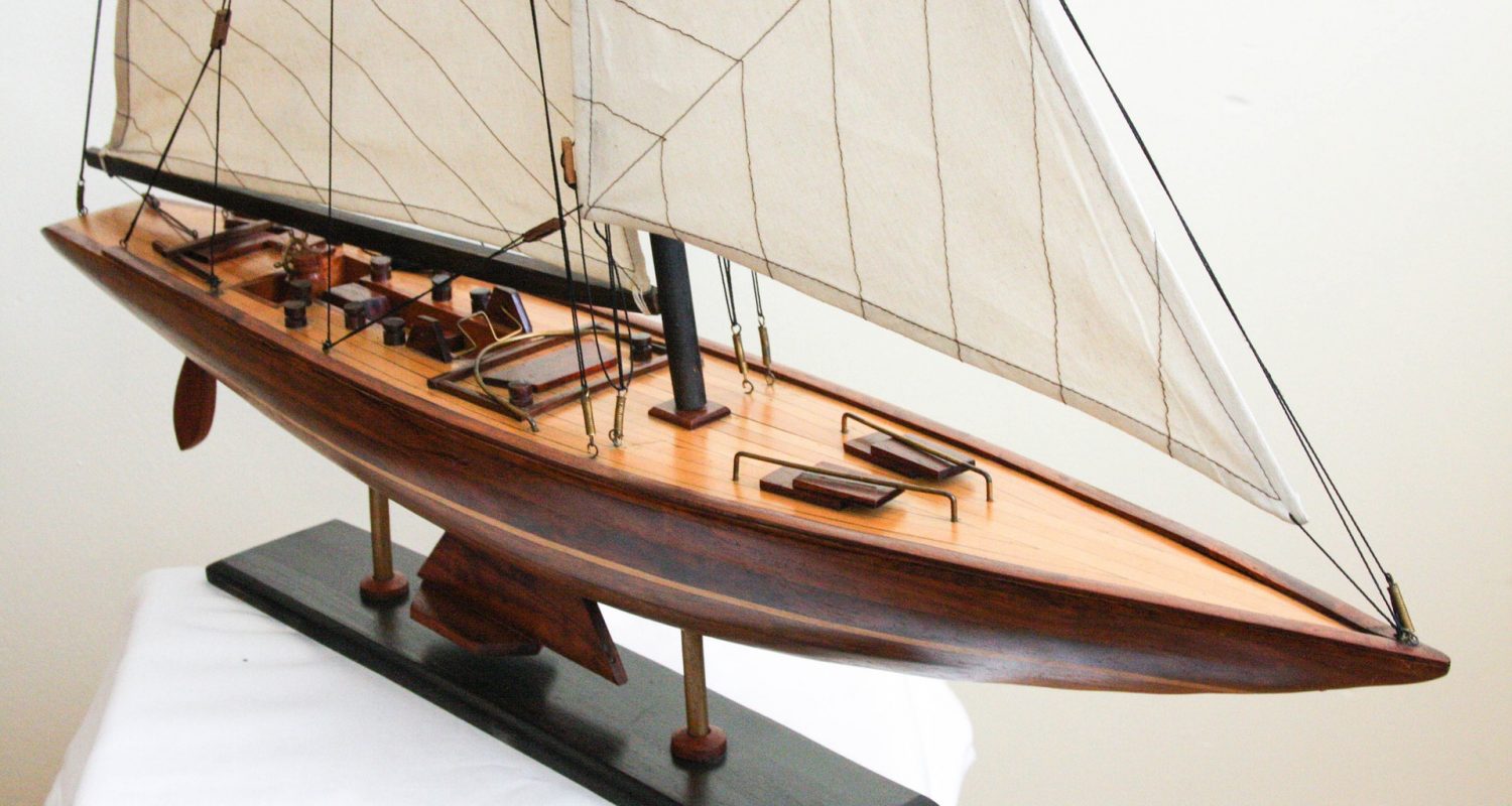wooden-model-boat-692728_1920